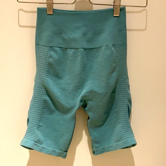 Alphalete Seamless Biker Shorts - Picture 5 of 7